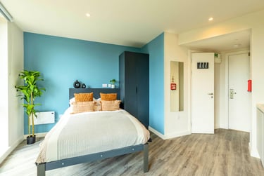 Gold Extra Studio at Pershore Junction, 1-3 Dogpool Lane, Selly Park, Birmingham, B302XN - Image 1