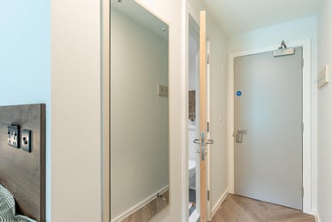 Bronze Studio at The Place, 33 Queens Road, City Centre, Nottingham, NG23AS - Image 3