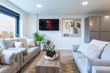 Classic Plus Ensuite at The Place, 33 Queens Road, City Centre, Nottingham, NG23AS - Image 3