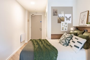 Gold Studio at The Place, 33 Queens Road, City Centre, Nottingham, NG23AS - Image 1