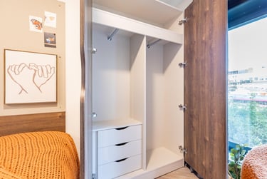 Penthouse Ensuite at The Place, 33 Queens Road, City Centre, Nottingham, NG23AS - Image 3