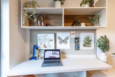 Penthouse Ensuite at The Place, 33 Queens Road, City Centre, Nottingham, NG23AS - Image 1