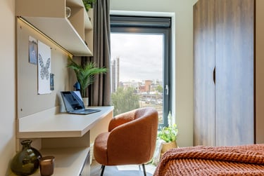 Platinum Ensuite at The Place, 33 Queens Road, City Centre, Nottingham, NG23AS - Image 3