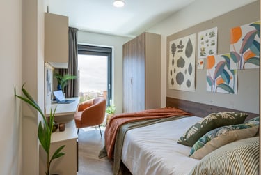 Platinum Ensuite at The Place, 33 Queens Road, City Centre, Nottingham, NG23AS - Image 2