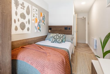 Premium Ensuite at The Place, 33 Queens Road, City Centre, Nottingham, NG23AS - Image 1