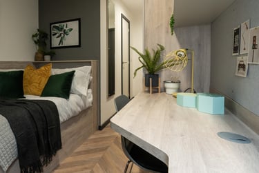 Deluxe Plus Ensuite - Image 2