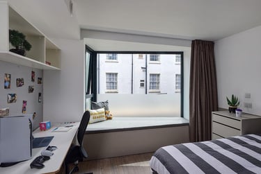 Classic Plus at Bargate House, 31 High Street, City Centre, Southampton, SO142DF - Image 2