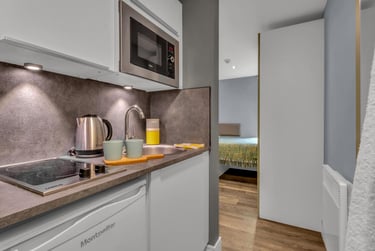 Neo Apartment at Iconinc, The Glassworks, Cardigan Road, Burley, Leeds, LS61LF - Image 4