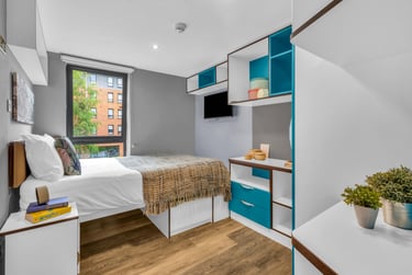 Smart Apartment at Iconinc, The Glassworks, Cardigan Road, Burley, Leeds, LS61LF - Image 1