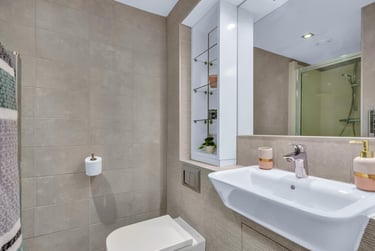 Smart Apartment at Iconinc, The Glassworks, Cardigan Road, Burley, Leeds, LS61LF - Image 7