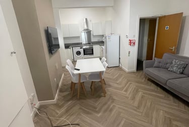 4 bed house, Cardigan Road, Headingley, Leeds, LS63AG - Image 2