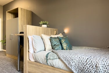 Bronze Plus Studio - Image 1