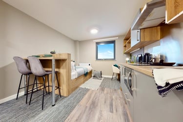 Silver Studio - Image 1