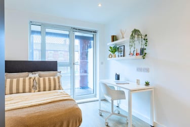 Premium Balcony Studio at One London Road, London Road, Keele University School Of Medicine, Newcastle under Lyme, ST51LZ - Image 1