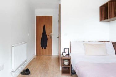 Classic Ensuite - Image 2