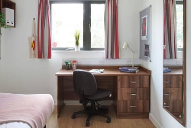 Classic Ensuite - Image 1