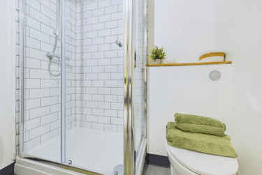 Corner Studio at The Edge, 48-52 York Street, City Centre, Belfast, BT151AS - Image 6