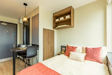Premium Studio at Crown House, Regents Hill, Seven Dials, Brighton, BN13ED - Image 1