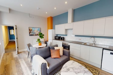 11 bed house, Whiteladies Road, Redland, Bristol, BS82QN - Image 2