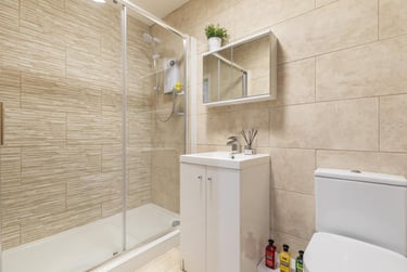 2 bed house, Spring Grove Walk, Burley, Leeds, LS61RR - Image 5