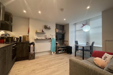 1 bed house, Ashby Road, City Centre, Loughborough, LE113AA - Image 3