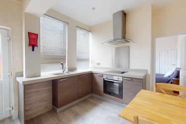 1 bed house, Ashby Road, City Centre, Loughborough, LE113AA - Image 2