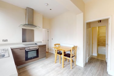 1 bed house, Ashby Road, City Centre, Loughborough, LE113AA - Image 1