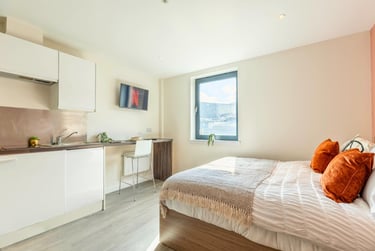 Classic Plus Studio at Gallery Apartments, 2 Port Dundas Place, City Centre, Glasgow, G23LD - Image 1