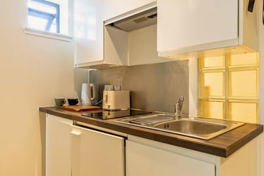 Deluxe Plus Studio at Gallery Apartments, 2 Port Dundas Place, City Centre, Glasgow, G23LD - Image 3