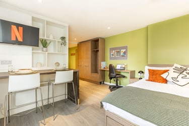 Deluxe Plus Studio at Gallery Apartments, 2 Port Dundas Place, City Centre, Glasgow, G23LD - Image 1