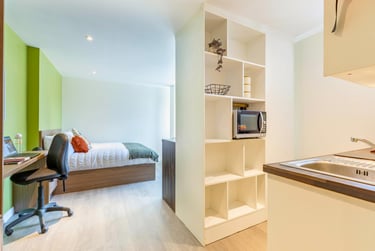 Deluxe Plus Studio at Gallery Apartments, 2 Port Dundas Place, City Centre, Glasgow, G23LD - Image 2