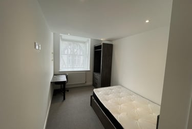 6 bed house, Packe Street, City Centre, Loughborough, LE113EZ - Image 2