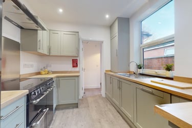 6 bed house, Royland Road, City Centre, Loughborough, LE112EH - Image 2