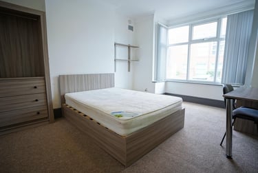 6 bed house, Royland Road, City Centre, Loughborough, LE112EH - Image 3