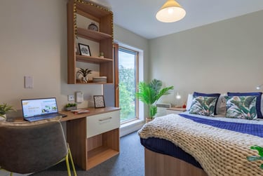 Classic Ensuite at Kendrick Hall, 4 Crown Place, City Centre, Reading, RG15AE - Image 2