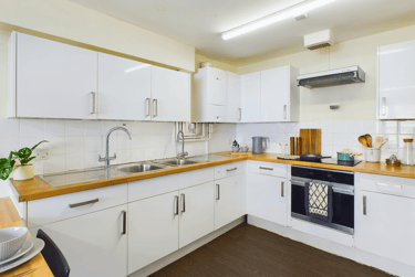 Classic Room at Moulsecoomb Place, Lewes Road, Brighton, Moulsecoomb, Brighton, BN24GA - Image 4