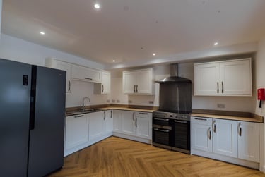 6 bed house, Derwent Drive, City Centre, Loughborough, LE113RJ - Image 1