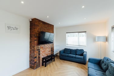 6 bed house, Forest Road, City Centre, Loughborough, LE113HS - Image 1