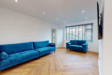 6 bed house, Derwent Drive, City Centre, Loughborough, LE113RJ - Image 1