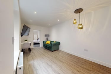 2 bed house, York Road, City Centre, Loughborough, LE113DA - Image 1