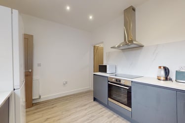 2 bed house, York Road, City Centre, Loughborough, LE113DA - Image 2