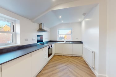 2 bed house, Derby Road, City Centre, Loughborough, LE115AE - Image 2