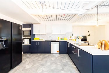 6 bed house, Church Street, City Centre, Ormskirk, L393AG - Image 2