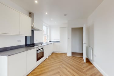 2 bed house, Derby Road, City Centre, Loughborough, LE115AE - Image 2