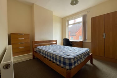 4 bed house, Storer Road, City Centre, Loughborough, LE115EH - Image 1