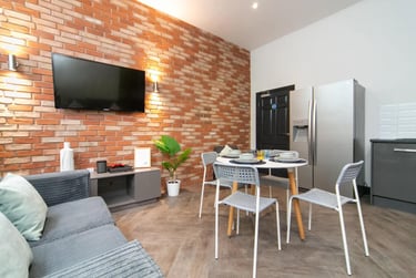 6 bed house, Great Newton Street, Low Hill, Liverpool, L35RL - Image 1