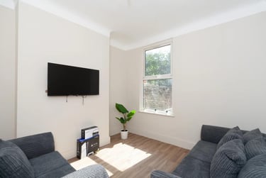 6 bed house, Hawarden Avenue, Sefton Park, Liverpool, L172AJ - Image 2