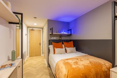 Classic Ensuite at Arcadian, 260 Huntingdon Street, City Centre, Nottingham, NG13NB - Image 3