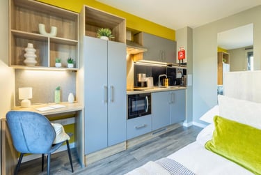 Bronze Club Studio - Image 1