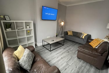 6 bed house, Cheyney Street, Newton, Chester, CH14BS - Image 1